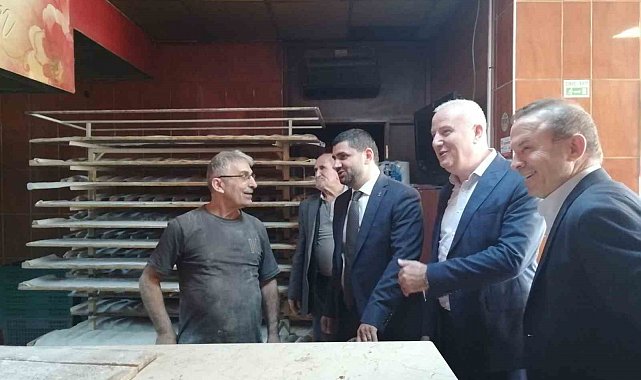 AK Parti Milletvekili adayı Yahya Çelik Sultanbeyli esnafını ziyaret etti