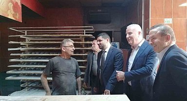 AK Parti Milletvekili adayı Yahya Çelik Sultanbeyli esnafını ziyaret etti