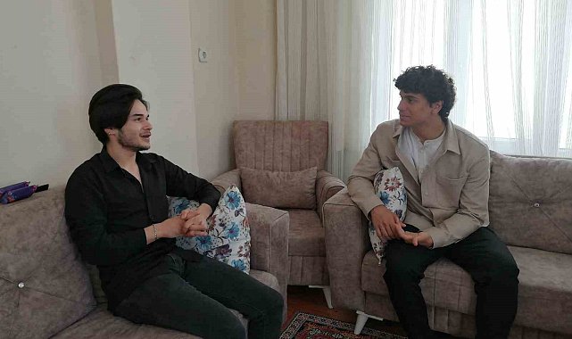 AK Parti'nin genç adaylarından Umut Sonay'dan Sultanbeylili gence doğum günü sürprizi