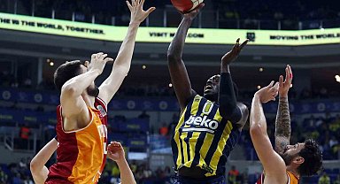 Basketbolda derbinin kazananı Fenerbahçe