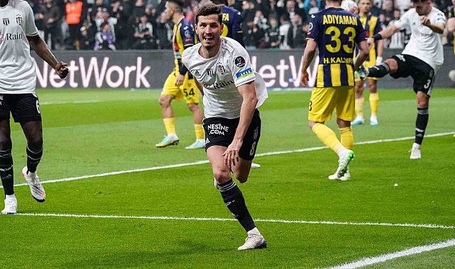 Beşiktaş'ta Salih Uçan göz dolduruyor