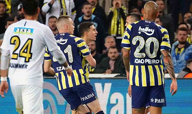 Emre Mor, Sivas deplasmanında cezalı duruma düştü