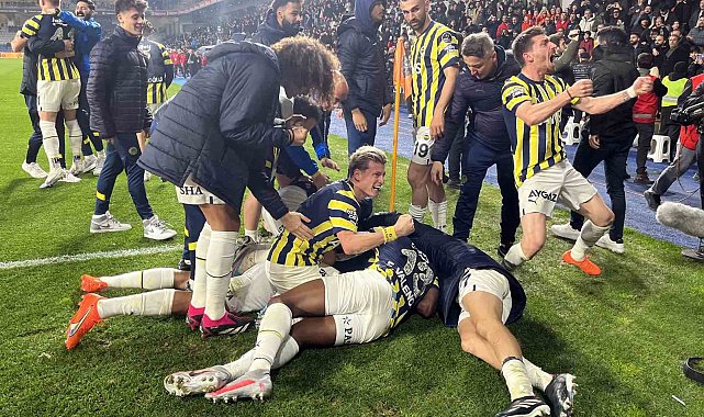 Fenerbahçe, deplasmanda yine geriden gelerek kazandı