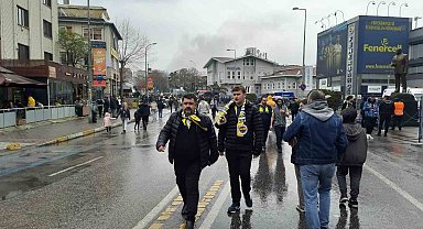 Fenerbahçeli taraftarlar, Kadıköy'e akın etti