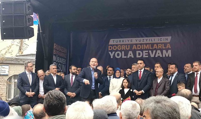 İçişleri Bakanı Süleyman Soylu Bahçeköylü vatandaşlarla bayramlaştı