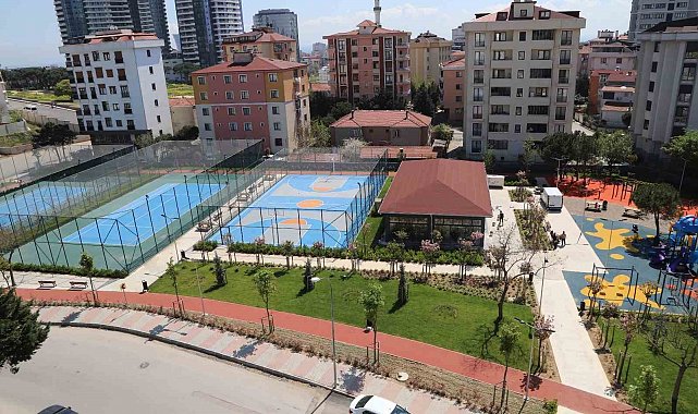 Kartal'da Karlıktepe Mahallesi spor parkı hizmete açıldı