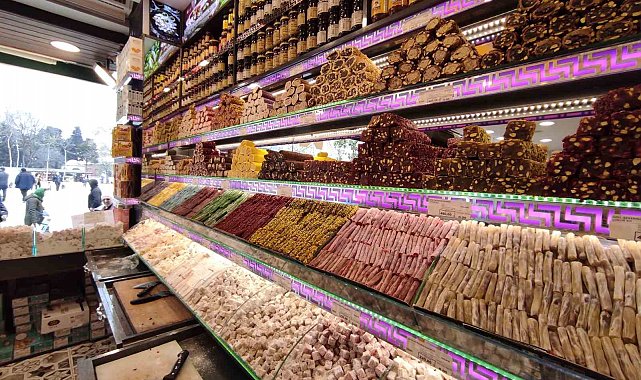 Ramazan'ın başında hurmaya olan talep yerini şekerlemelere bıraktı