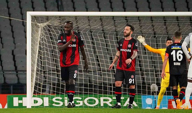 Spor Toto Süper Lig: Fatih Karagümrük: 4 - Ümraniyespor: 2