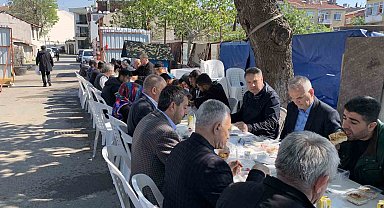 AK Parti Milletvekili adayları, 1 Mayıs'ta kağıt toplayıcılarla kahvaltıda buluştu
