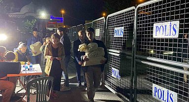 İstanbul'da sayılan oylar ilçe seçim kurullarına getirilmeye başlandı