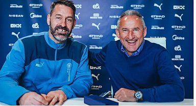 Manchester City, Scatt Carson'ın sözleşmesini yeniledi