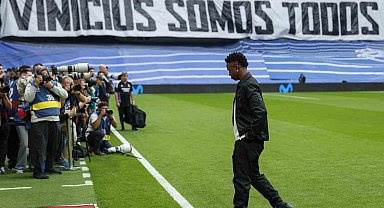 Real Madrid'in farklı branşlarından Vinicius Jr.'a destek