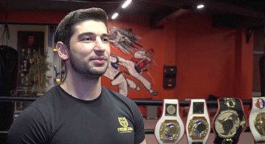 Tuzla'nın şampiyon sporcusu İskender Erdoğan, depremzedeler için ringe çıkacak