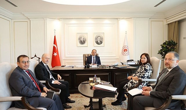 Bakan Özhaseki, yeni ekibiyle ilk toplantısını yaptı