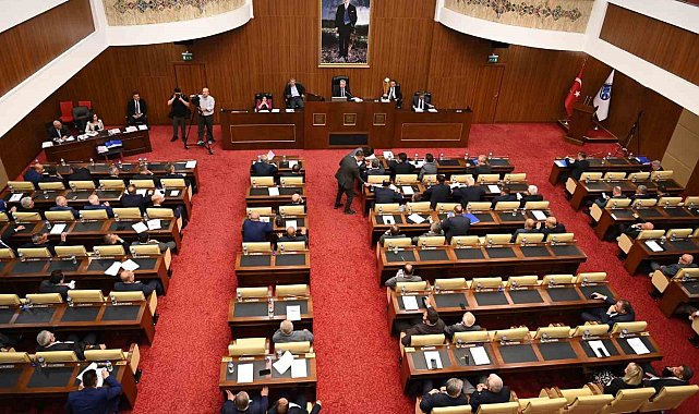 Başkan Murat Köse'nin konuşması sırasında CHP ve İYİ Parti grupları meclis salonunu terk etti