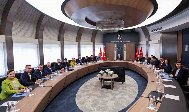 CHP'de yeni MYK ilk kez toplandı