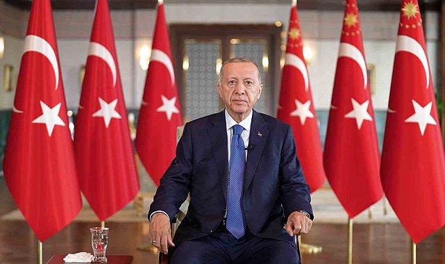 Cumhurbaşkanı Erdoğan: "Deprem konutlarının ilk bölümünün teslimatına inşallah ekim, kasım ayları içinde peyderpey başlıyoruz"