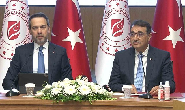 Enerji ve Tabii Kaynaklar Bakanlığında devir teslim töreni
