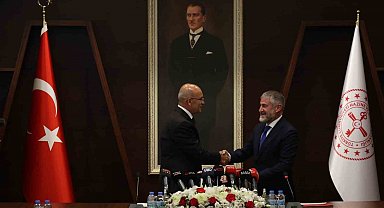 Hazine ve Maliye Bakanlığında devir teslim töreni