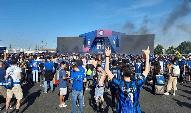 Inter taraftarından Hakan Çalhanoğlu'na sevgi gösterisi