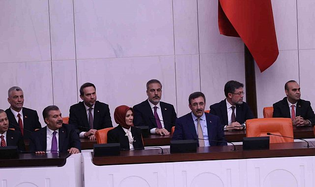 Yeni kabine üyeleri TBMM Genel Kurulunda yemin etti