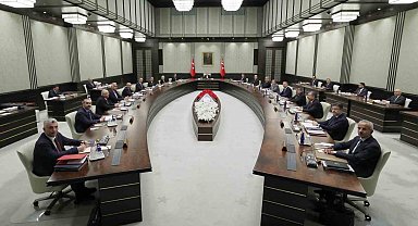 Cumhurbaşkanlığı Kabinesi, Cumhurbaşkanı Recep Tayyip Erdoğan başkanlığında toplandı. Toplantı saat 15.20'de başladı.